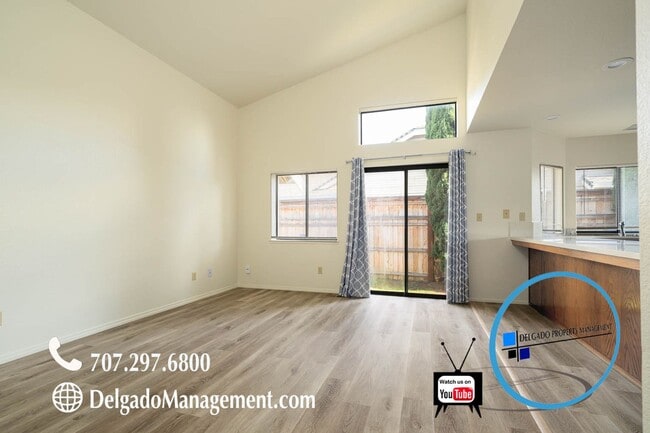 Building Photo - Gorgeous Glen Cove 4 bedroom home.