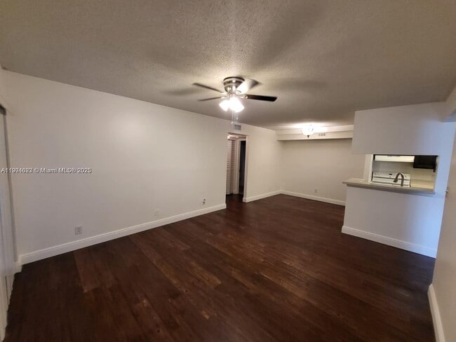 Building Photo - 5654 Rock Island Rd