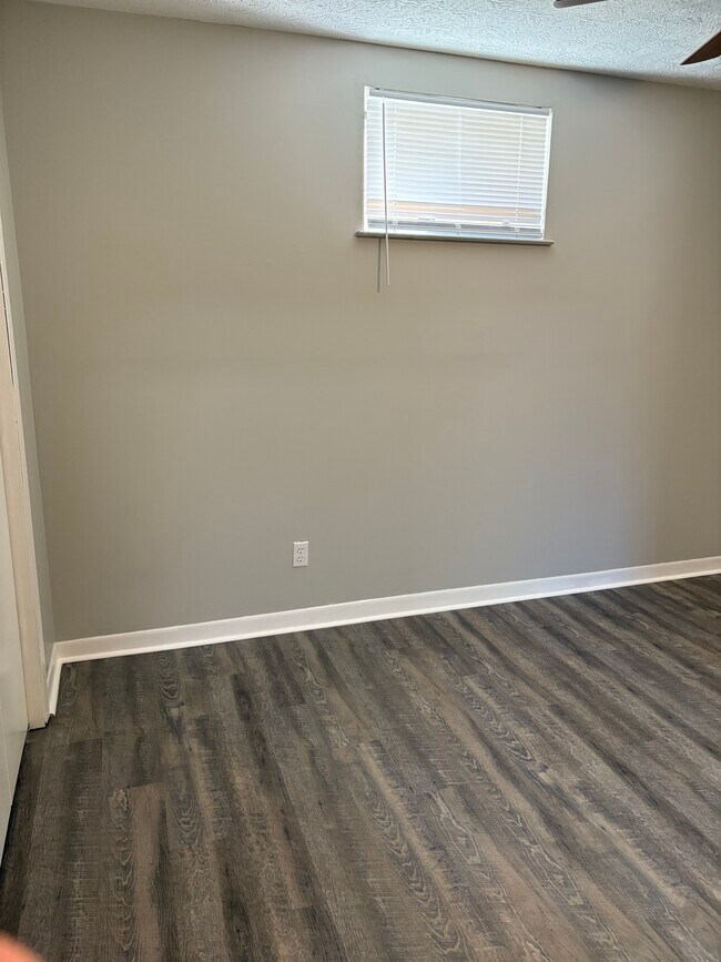 Foto del edificio - Hill Crest Court Apartments 3