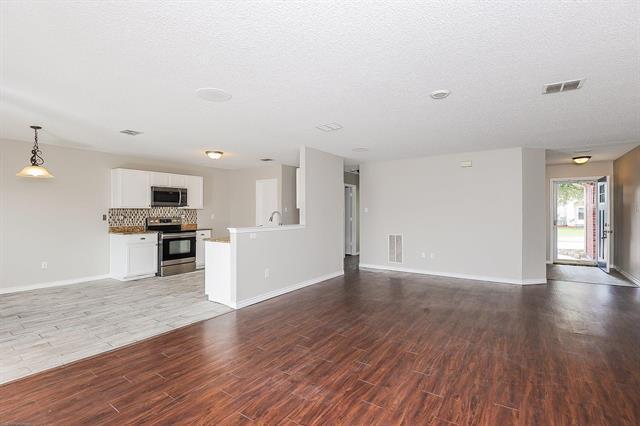 Foto del edificio - 1416 Starpoint Ln