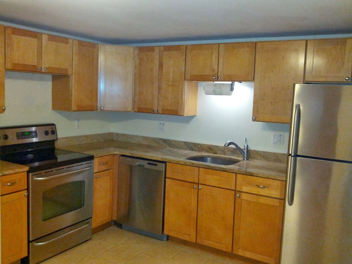 870 Haverhill St, Rowley, MA 01969 Condo for Rent in Rowley, MA