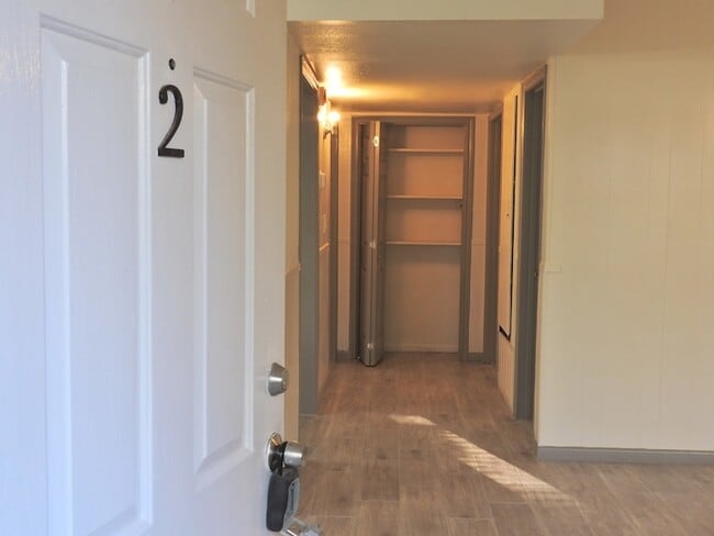 Foto del edificio - 408 E Coombs St