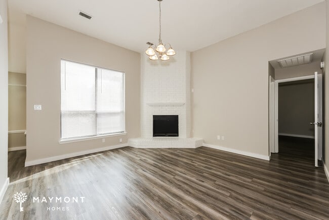 Building Photo - 305 Mahogany Dr