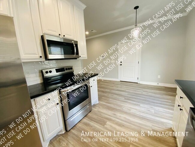 Building Photo - 175 Allen St