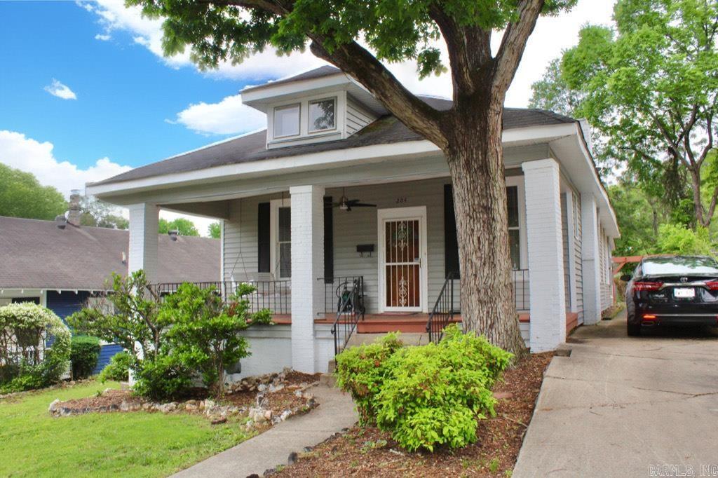 Primary Photo - 204 N Ash St