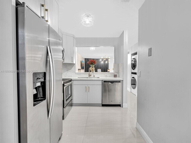 Foto del edificio - 6747 Sienna Club Dr