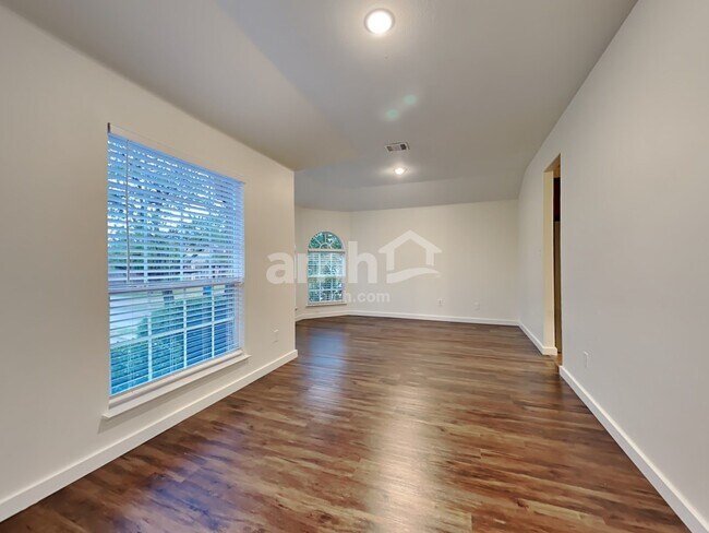 Foto del edificio - 1204 Waters Edge Drive