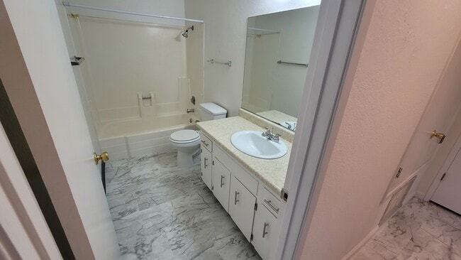 Building Photo - 3075 Berrum Pl