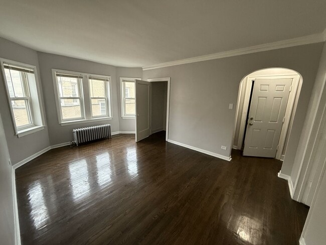 Foto del edificio - 6322 N Albany Ave