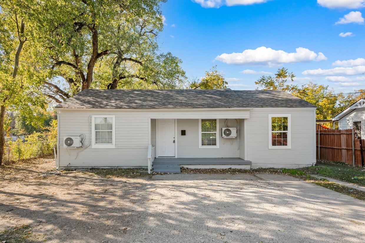 Foto principal - "Spacious 3-Bedroom Home in Fort Worth wit...