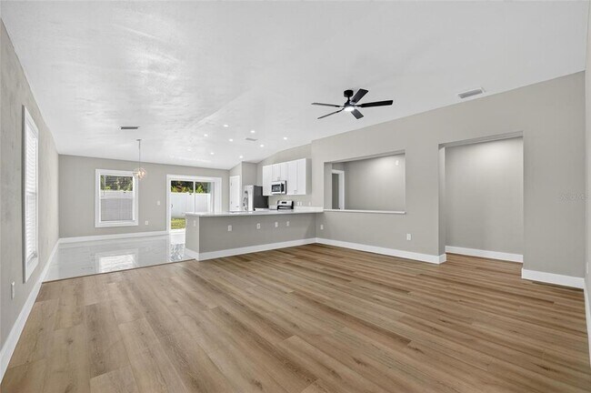 Building Photo - 10610 Boyette Creek Blvd