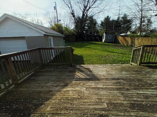Building Photo - 1130 Oak Hill Dr