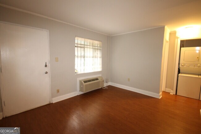 Foto del edificio - 758 St Charles Ave NE