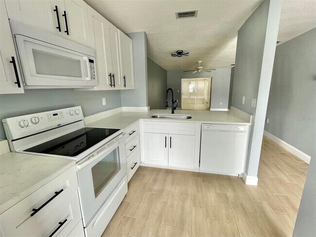 Building Photo - 2852 Stillwell Ct