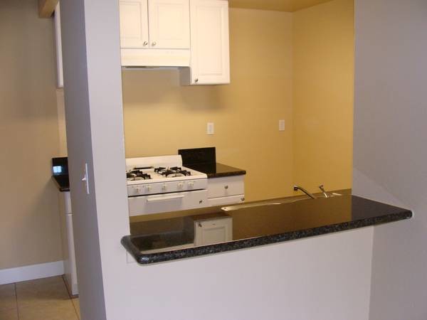 Primary Photo - 2674 W Lincoln Ave