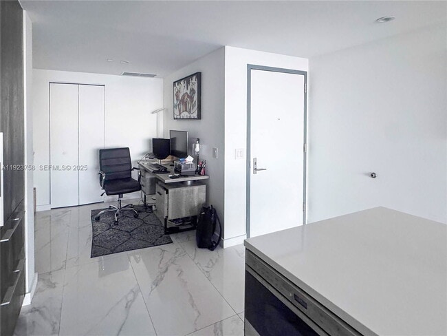 Foto del edificio - 3131 NE 7th Ave