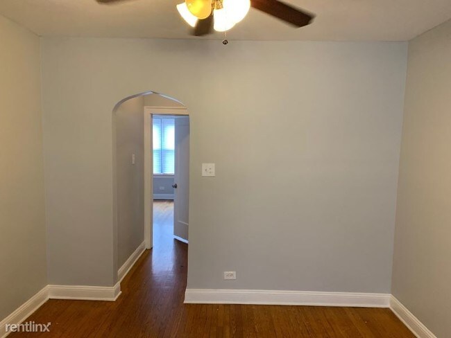 Building Photo - 2 br, 1 bath Apartment - 7648 S Ingleside Ave