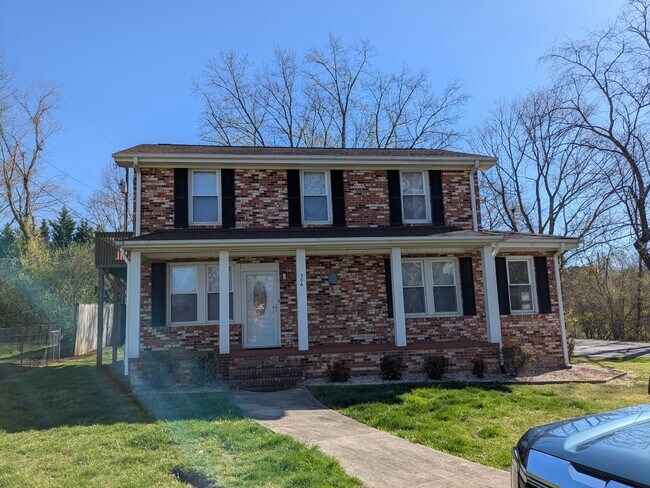 Building Photo - 306 Garren Ln