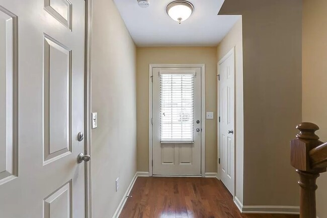 Entrance Hallway - 2962 Ashlyn Ridge Ct