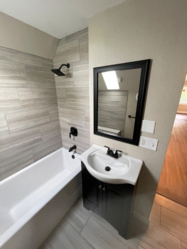 Building Photo - 277 Aurora Ave