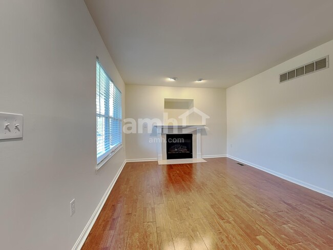 Foto del edificio - 2130 Canyon Ct