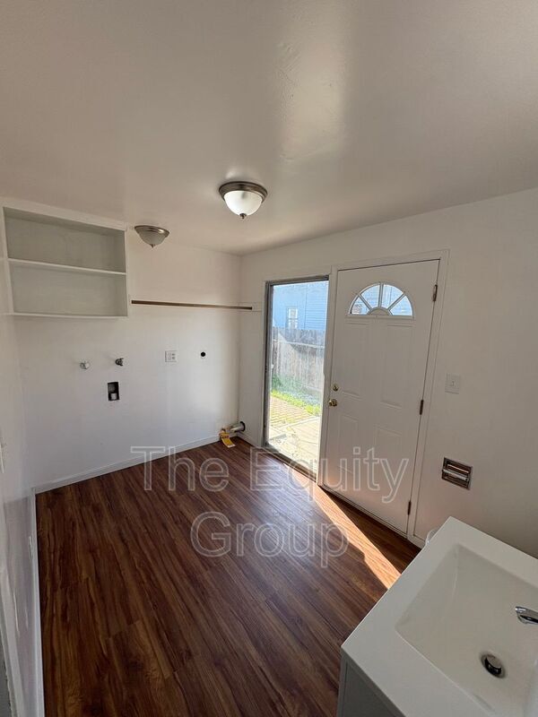 Foto del edificio - 856 W Chestnut St