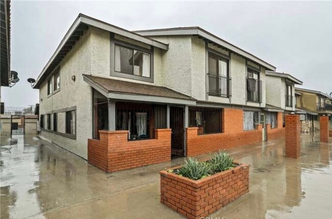 Charming 3BR Townhome in Gardena - Charming 3BR Townhome in Gardena