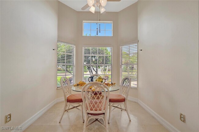 Foto del edificio - 9341 White Hickory Ln