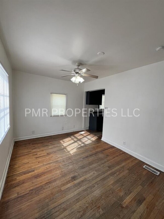 Foto del edificio - 1 Bedroom /1 Bathroom- House