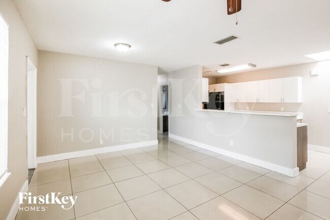 Foto del edificio - 1140 NE 211th Terrace