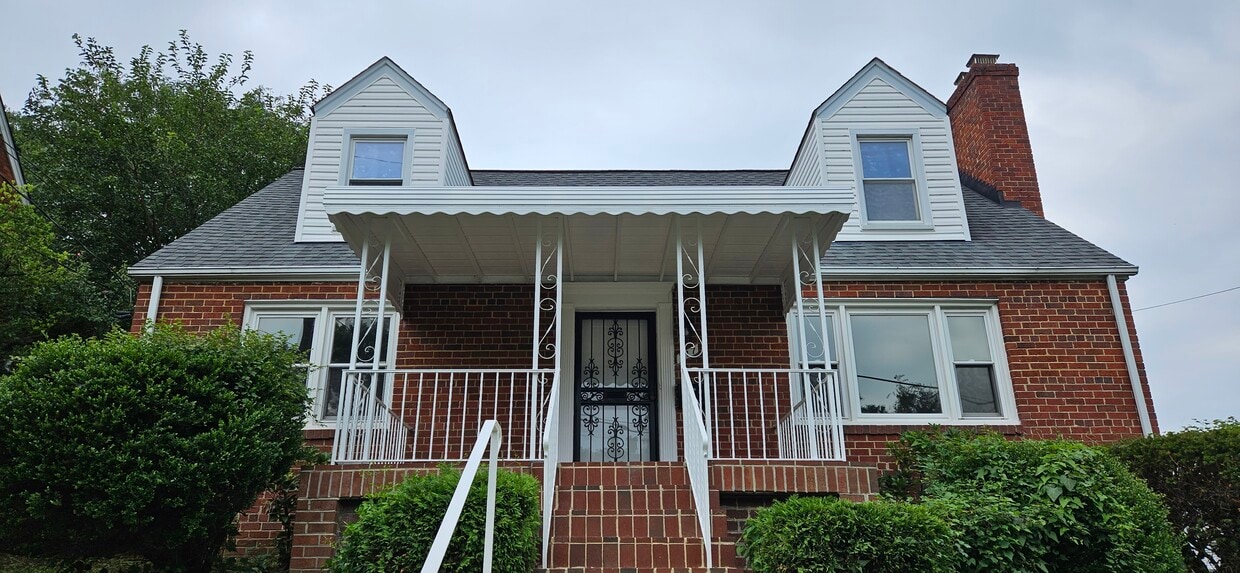 Primary Photo - 717 Sheridan St