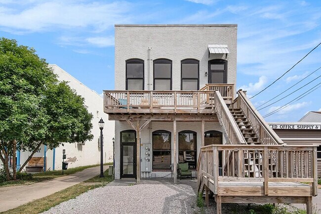 Foto del edificio - 330 S Cedar St