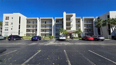 Building Photo - 9230 Lagoon Pl