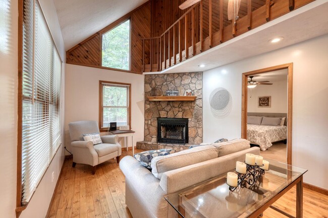 Foto del edificio - 3739 Pat Colwell Rd