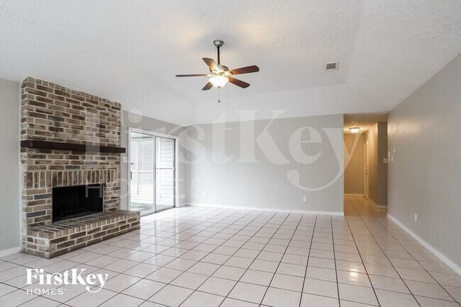 Foto del edificio - 11431 Stoughton Dr