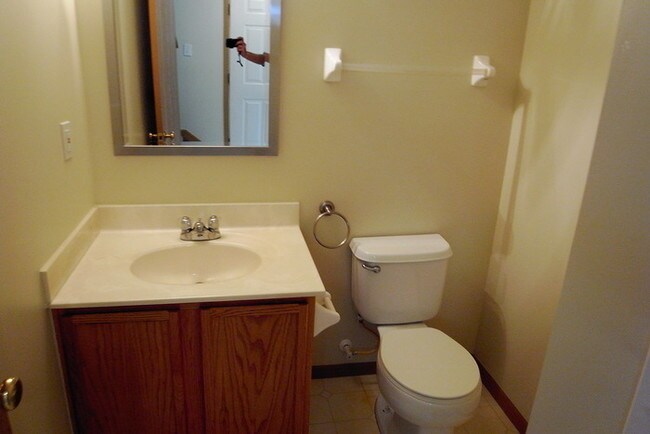 Foto del edificio - 3874 Revolutionary Dr