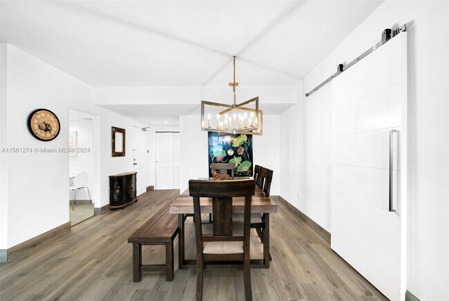 Foto del edificio - 10185 Collins Ave