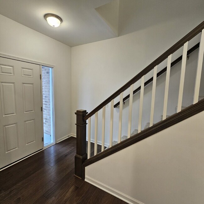 Foto del edificio - 4 bedroom, 3 full bathrooms, 2 car garage ...