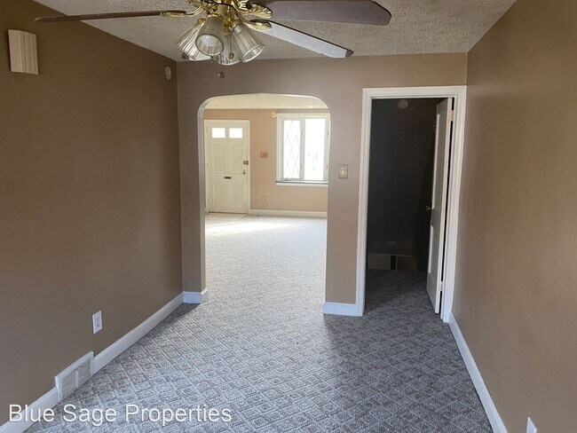 Building Photo - 4 br, 2 bath House - 501 Pine St