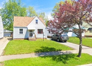 Building Photo - 15901 Lotus Dr