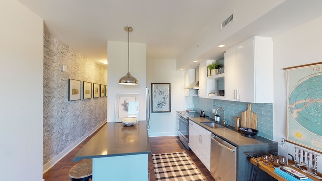 Building Photo - Avec on H Street