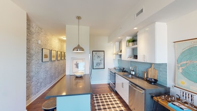 Building Photo - Avec on H Street