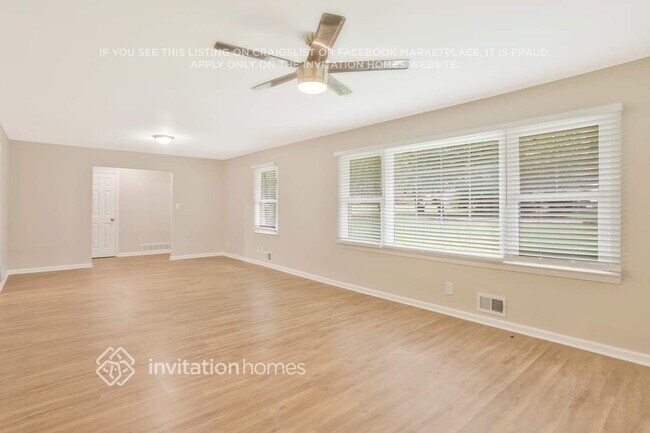 Foto del edificio - 1554 N Columbia Pl