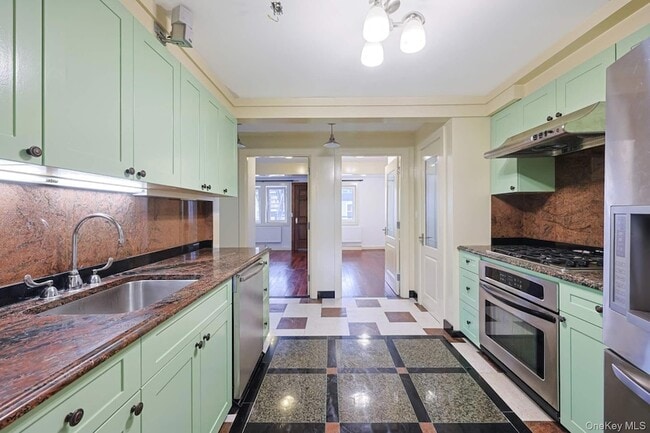 Building Photo - 21-63 23rd Street Unit 2