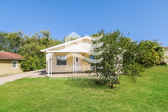 Building Photo - 3907 Larkspur Dr