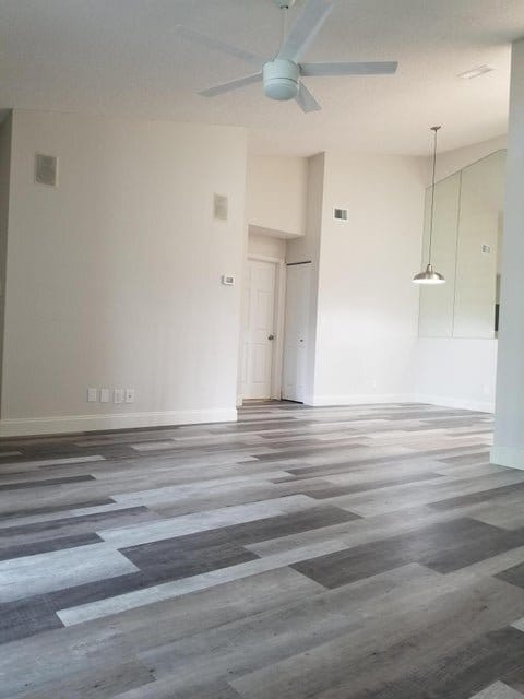 Building Photo - 6556 Chasewood Dr