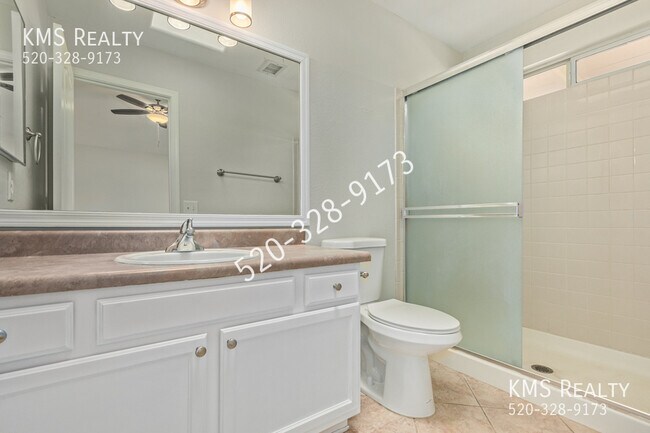 Building Photo - 3 Bedroom 2 Bath- 4558 W Sun Quest Street-...