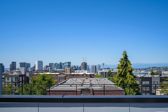 Foto del edificio - 1333 E Denny Way