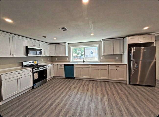 Building Photo - 83 Power Rd