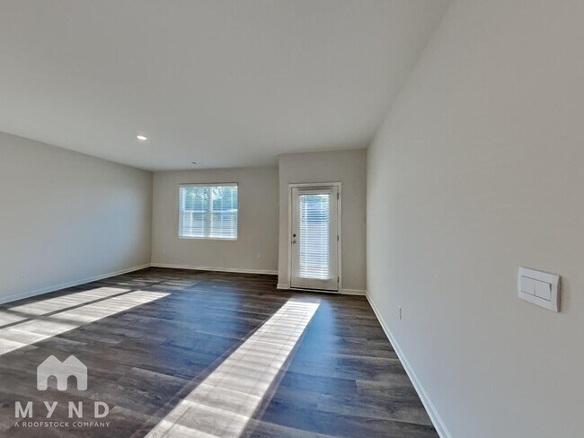 Foto del edificio - 1005 N 2nd Ave NW